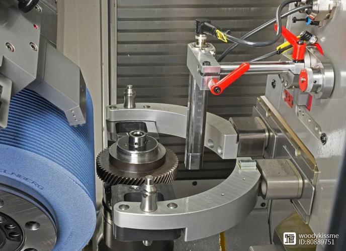 齒輪制造的"精密心臟":蝸桿狀砂輪磨齒機探秘