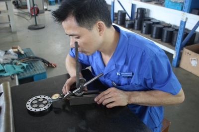 【中國夢&middot;大國工匠篇】機械大師譚偉明:手握銼刀,在堅守的路上&ldquo;淬火成形&rdquo;